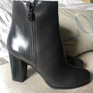 Michael Kors Margaret bootie leather gray